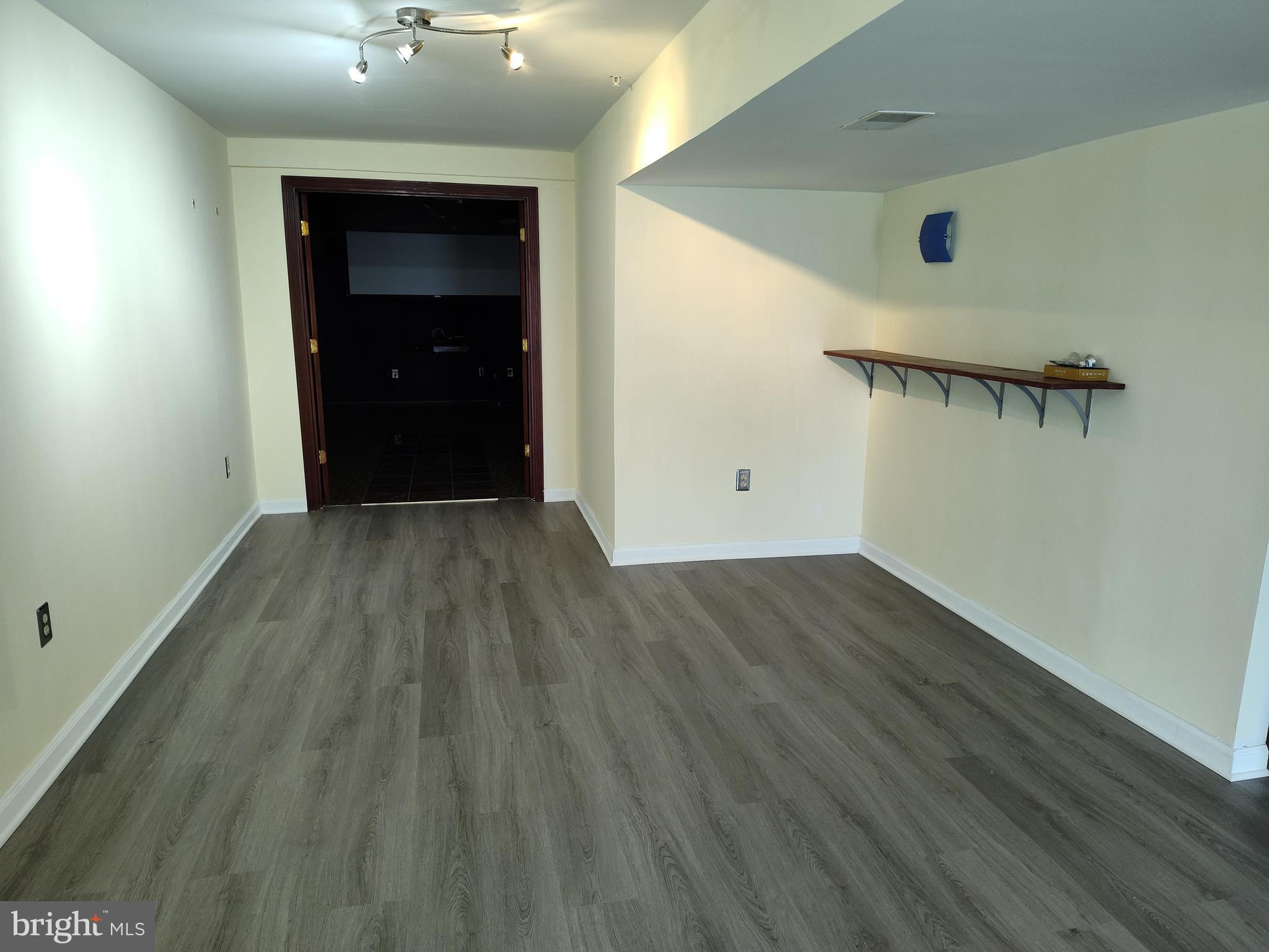 HILLANTRAE-PLAT 1> - Residential Lease