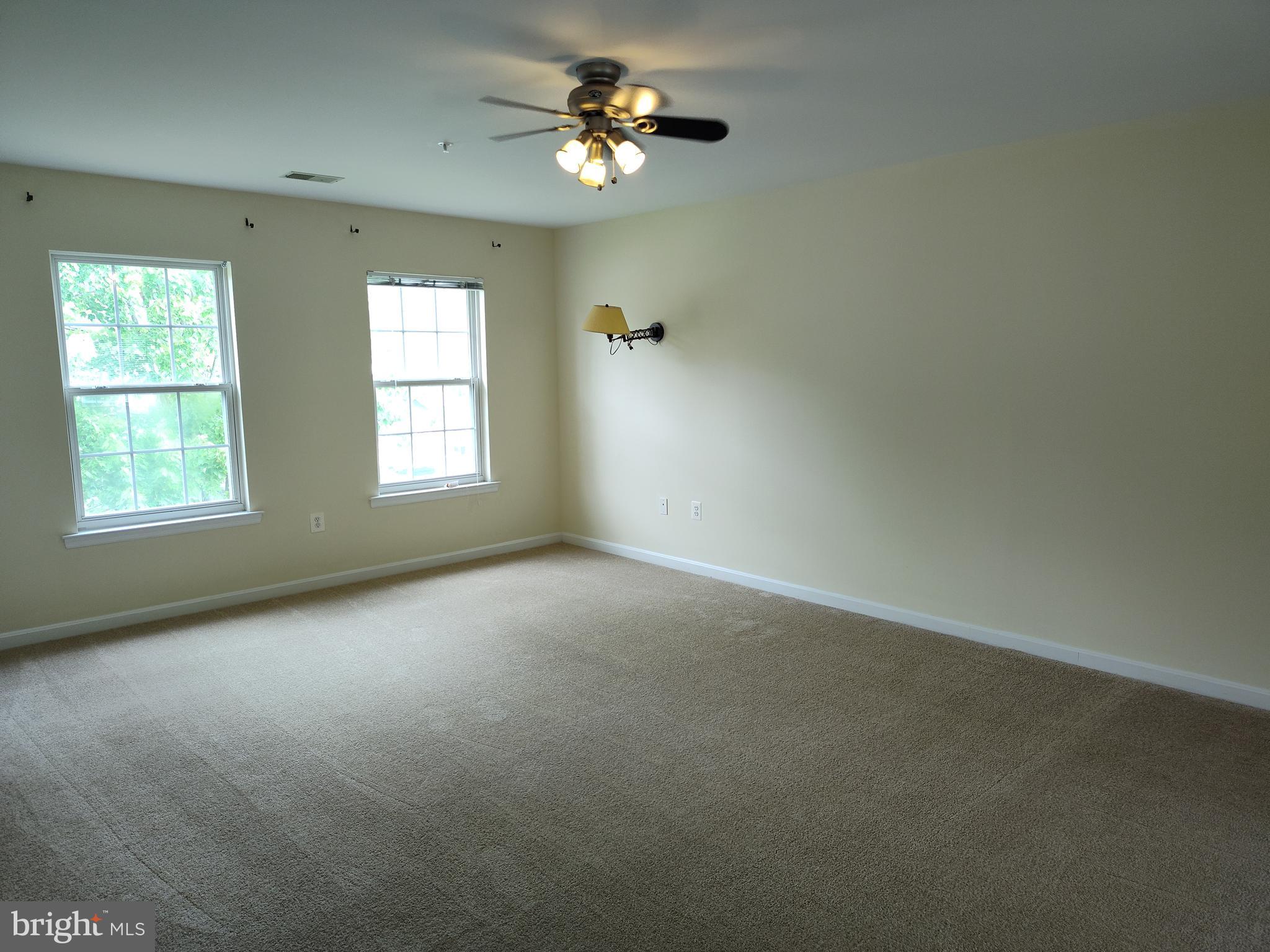 HILLANTRAE-PLAT 1> - Residential Lease