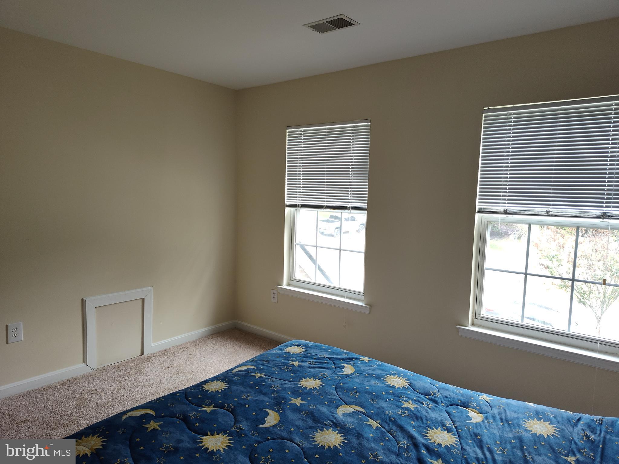 HILLANTRAE-PLAT 1> - Residential Lease