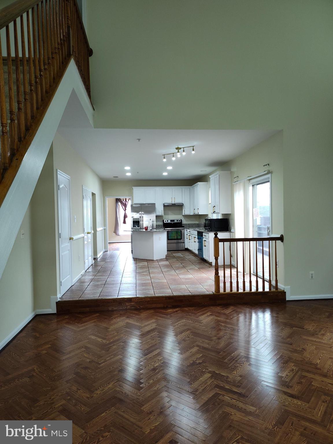 HILLANTRAE-PLAT 1> - Residential Lease