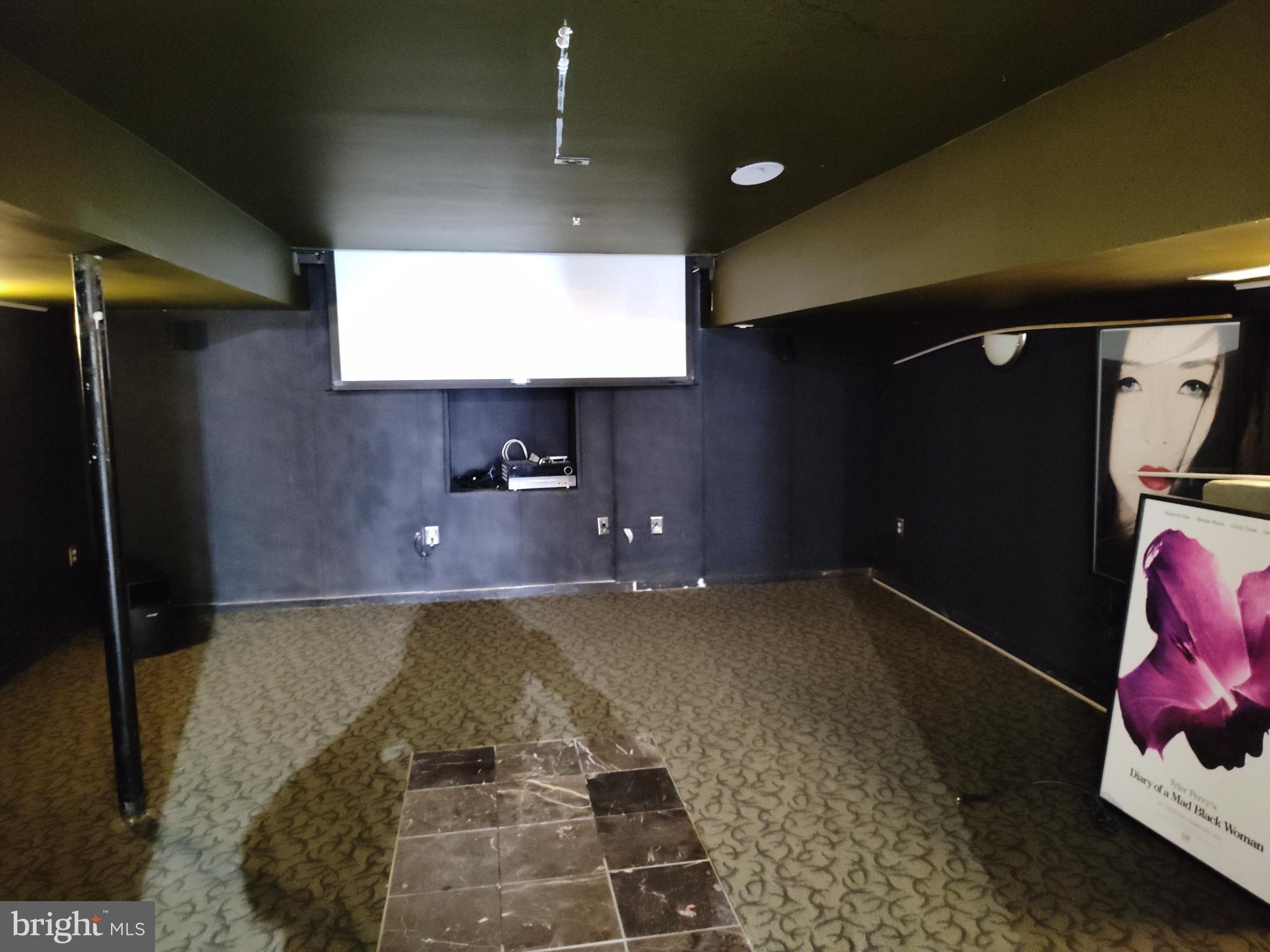 HILLANTRAE-PLAT 1> - Residential Lease