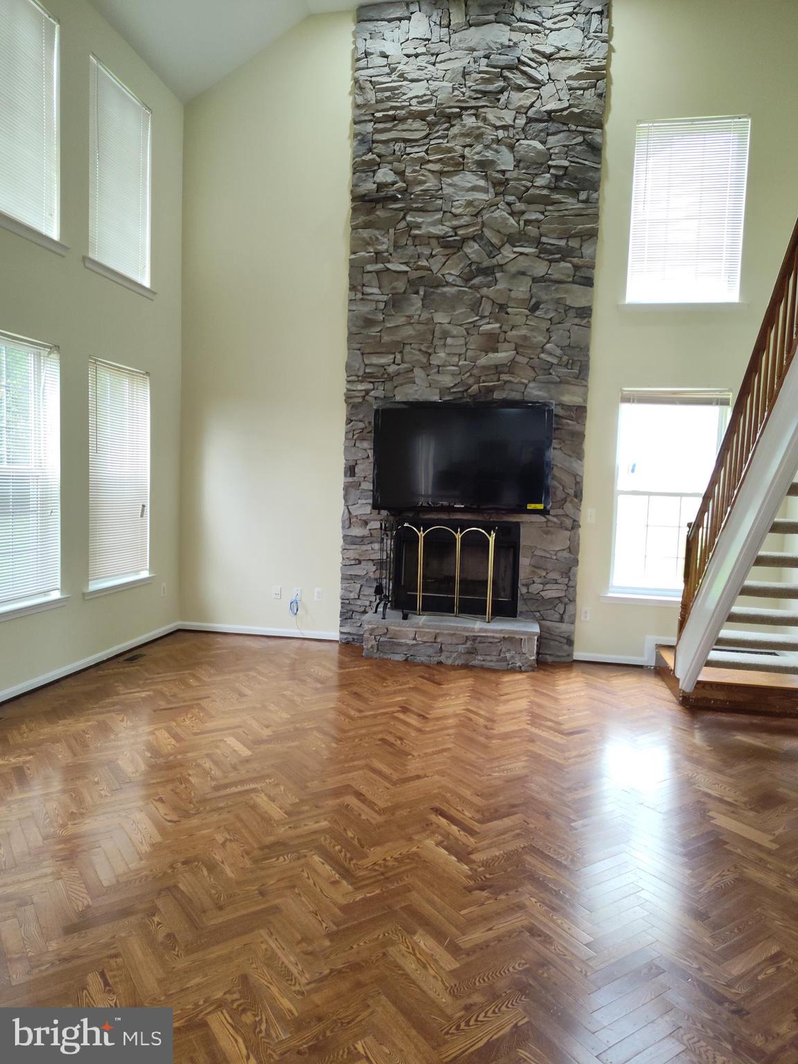 HILLANTRAE-PLAT 1> - Residential Lease