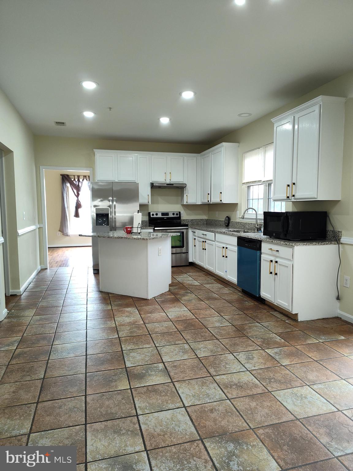 HILLANTRAE-PLAT 1> - Residential Lease