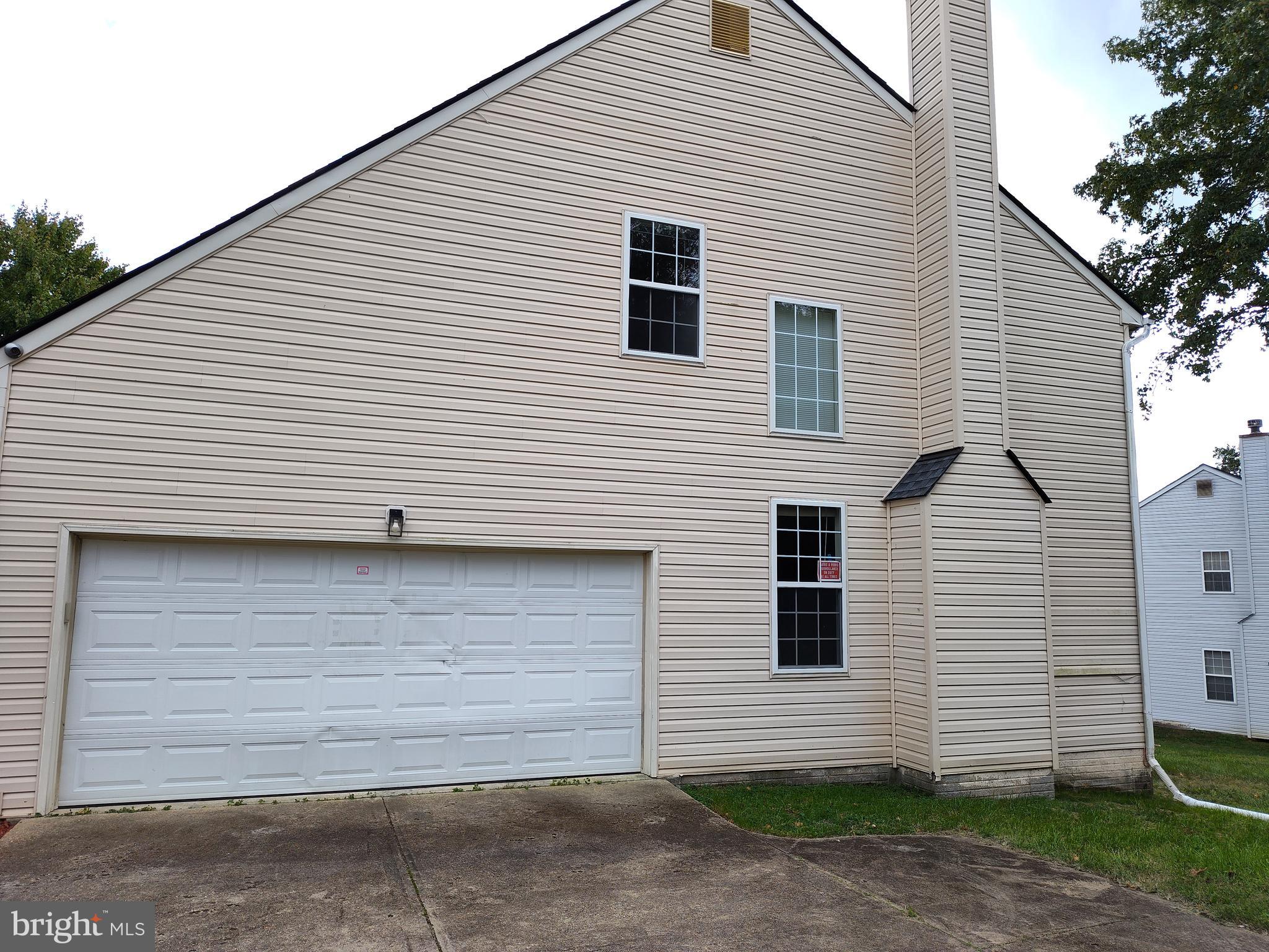 HILLANTRAE-PLAT 1> - Residential Lease