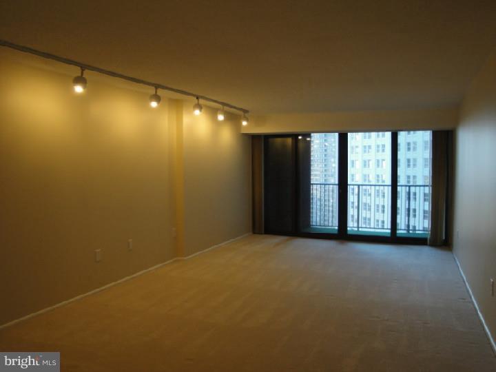 ACADEMY HOUSE - Residential