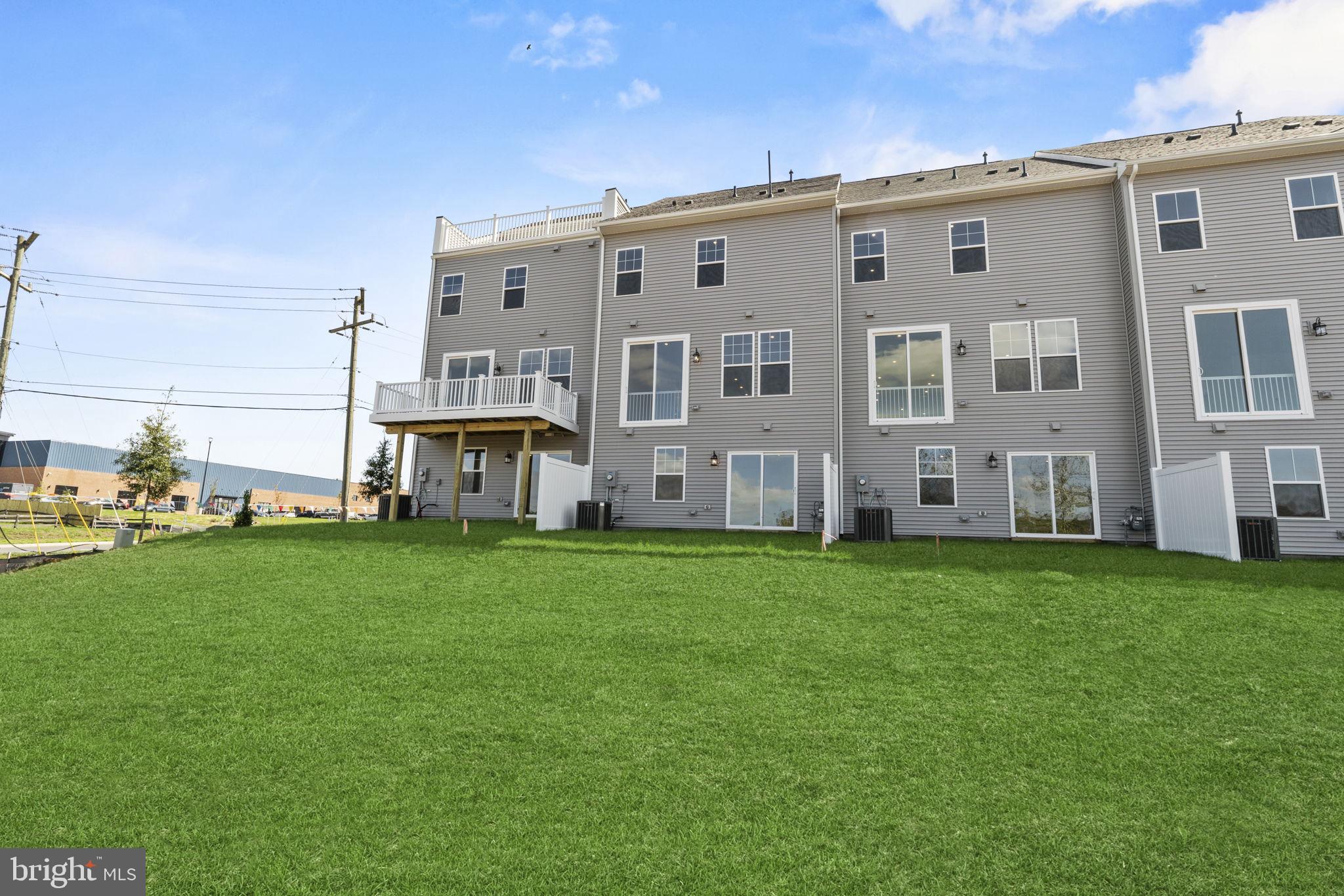 ARCOLA TOWN CENTER - Residential