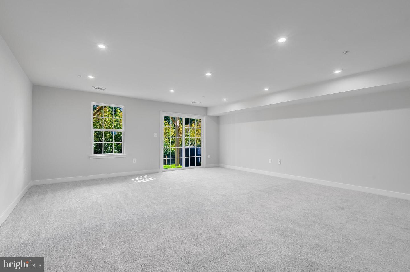 STEPHENS CROSSING - Residential Lease