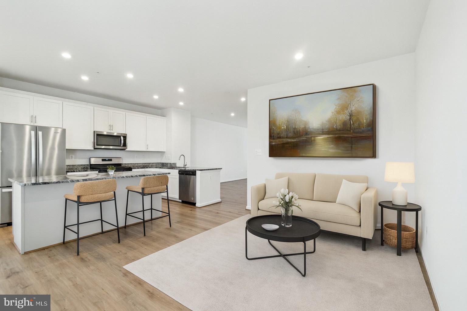 7811 WOLF RUN LANE