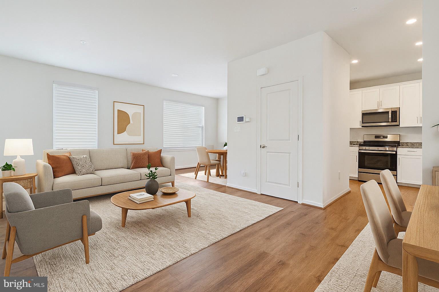 7811 WOLF RUN LANE