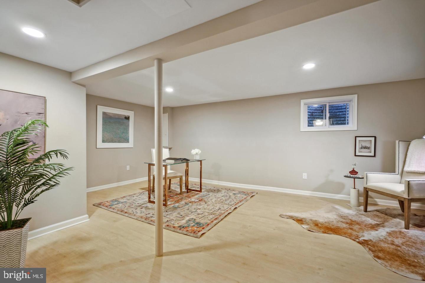 LAKE BRADDOCK - Residential Lease