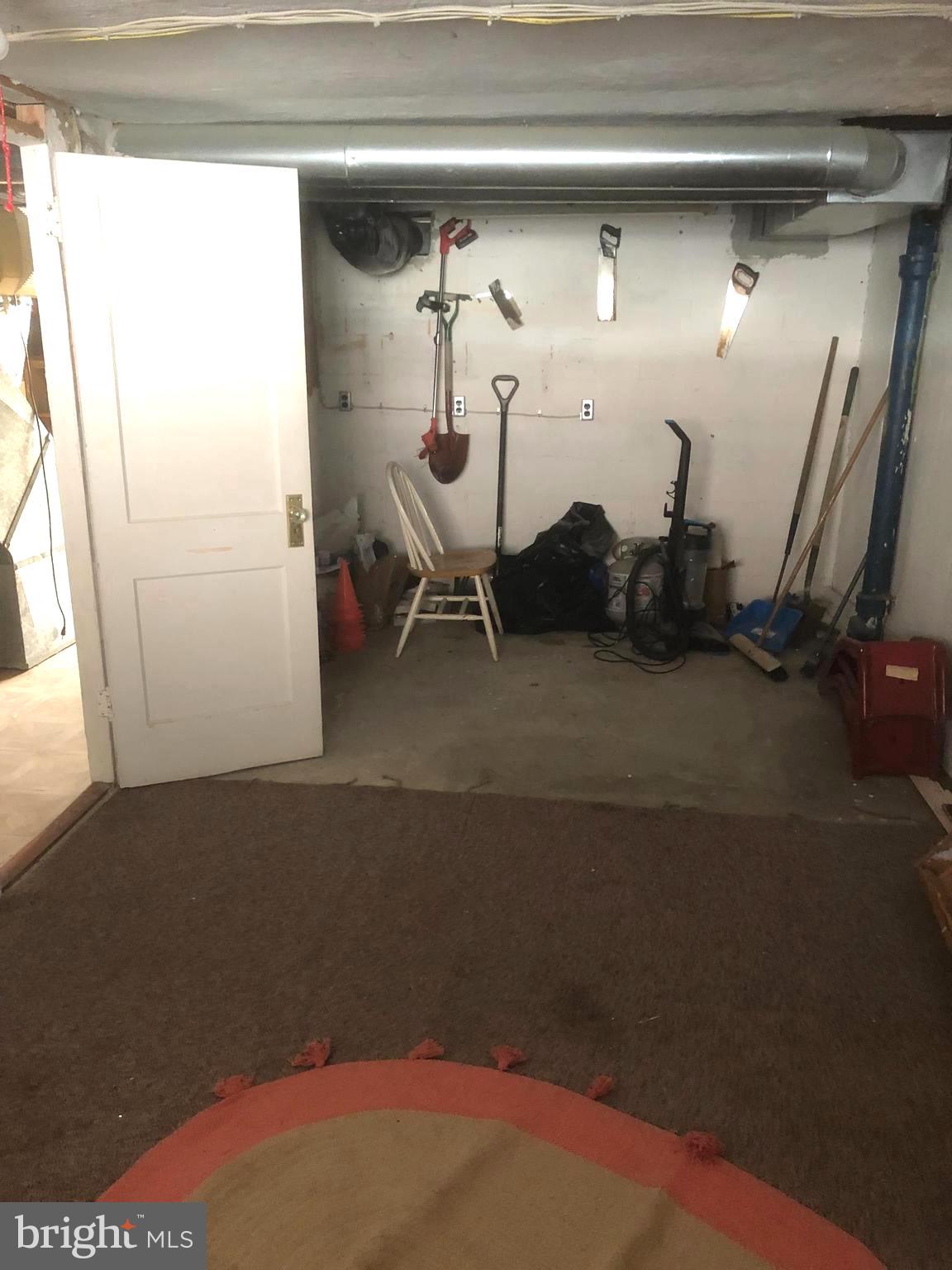 UPPER HOLMESBURG - Residential