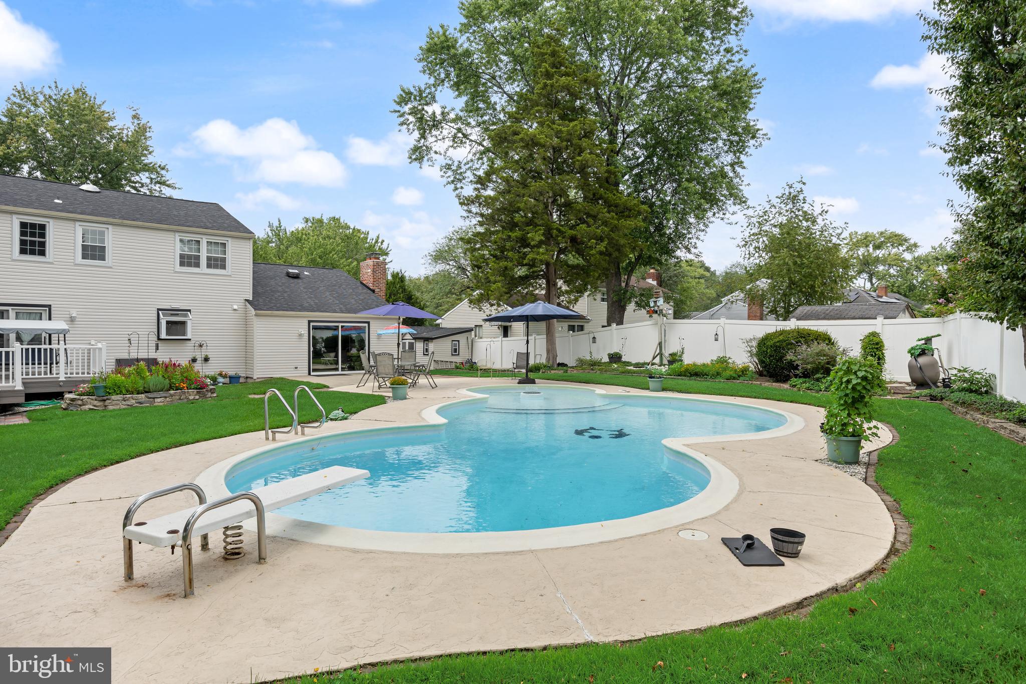 52 SUNSET DRIVE