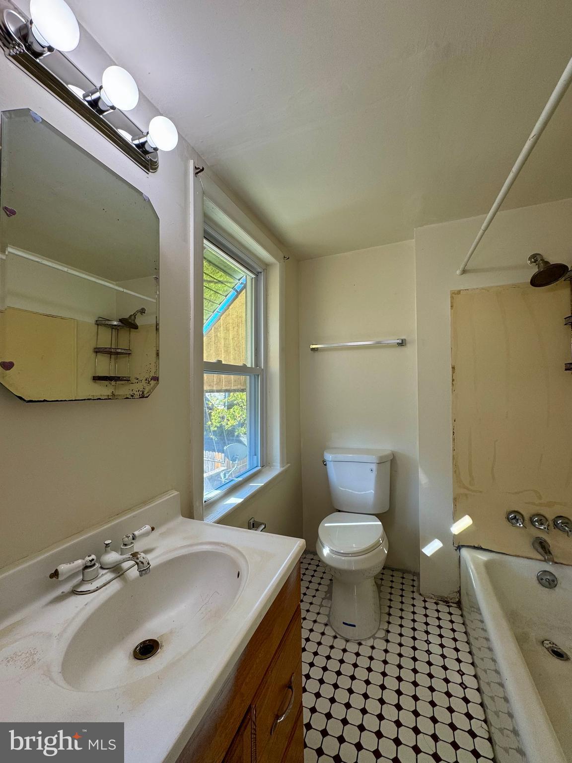 HIGHLAND - Residential Lease