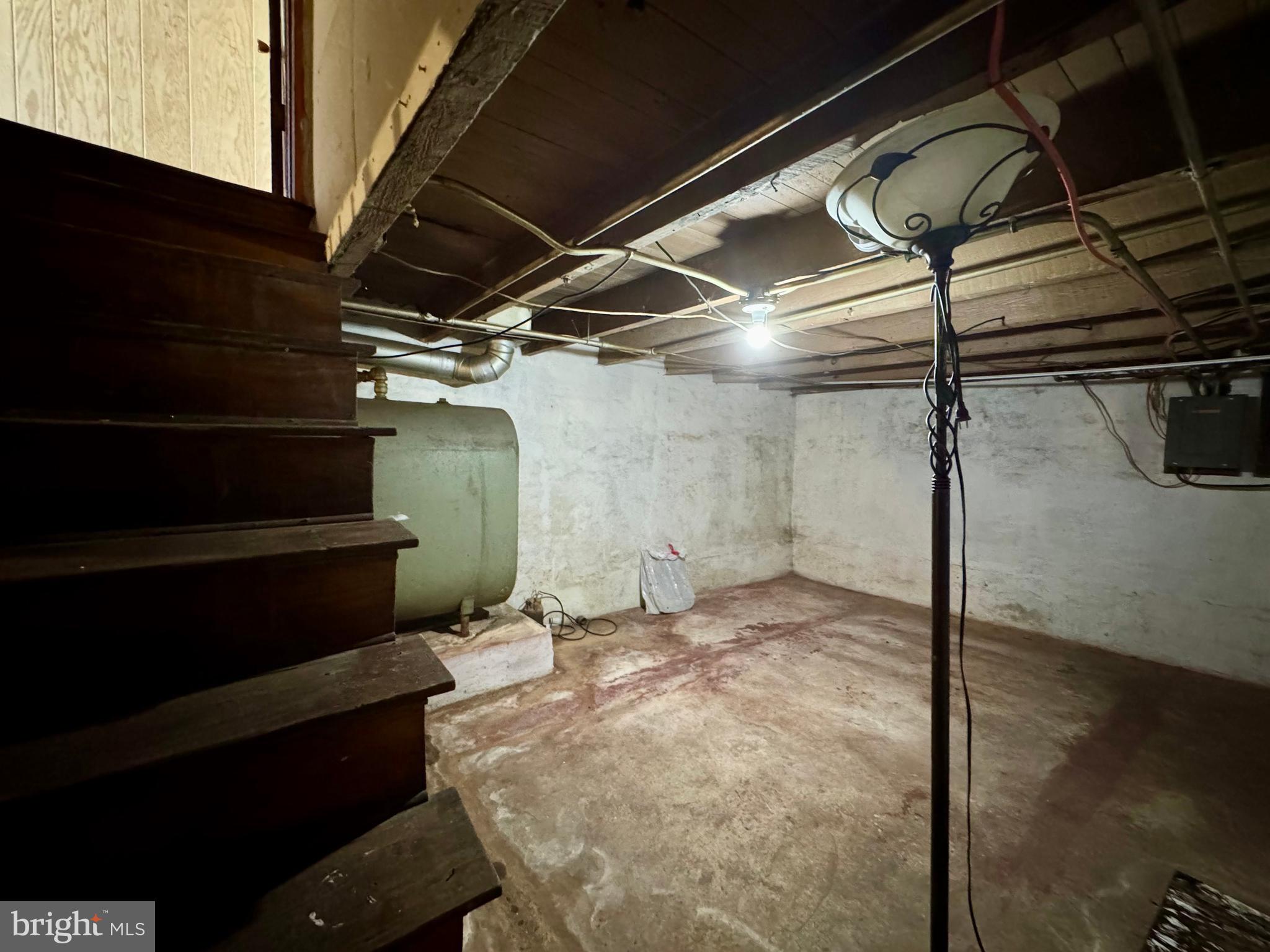 HIGHLAND - Residential Lease