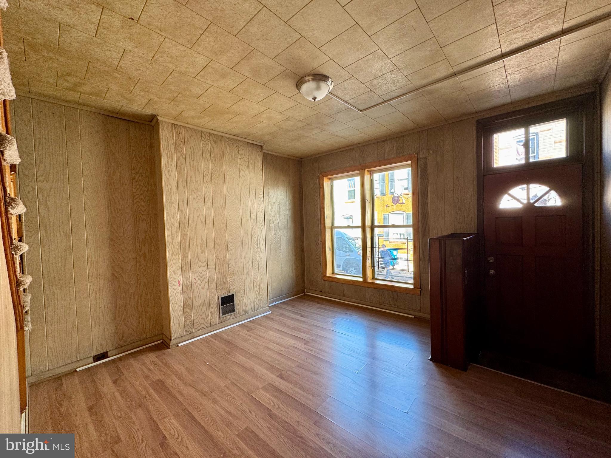 HIGHLAND - Residential Lease