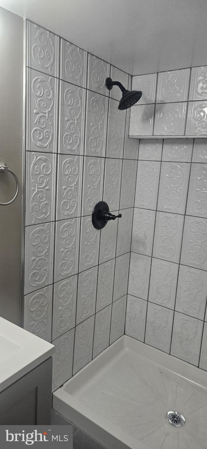 WASHINGTON VILLAGE - Residential Lease