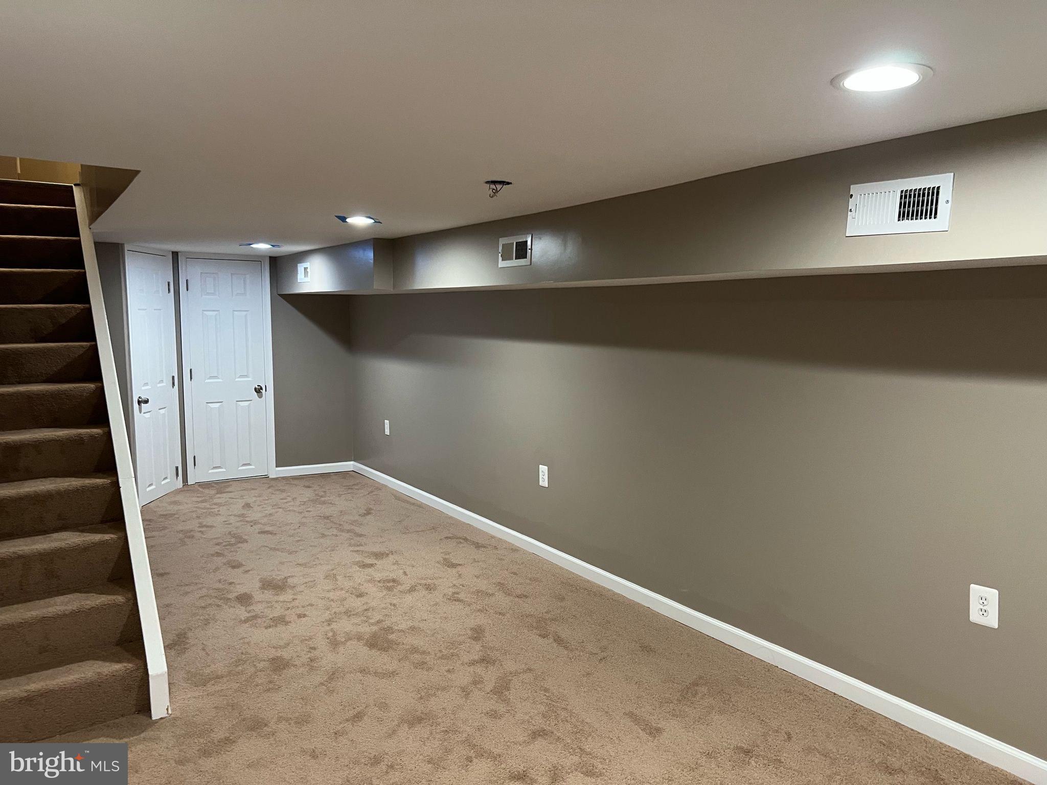 WASHINGTON VILLAGE - Residential Lease