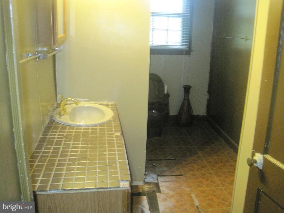 CEDAR MANOR - Residential