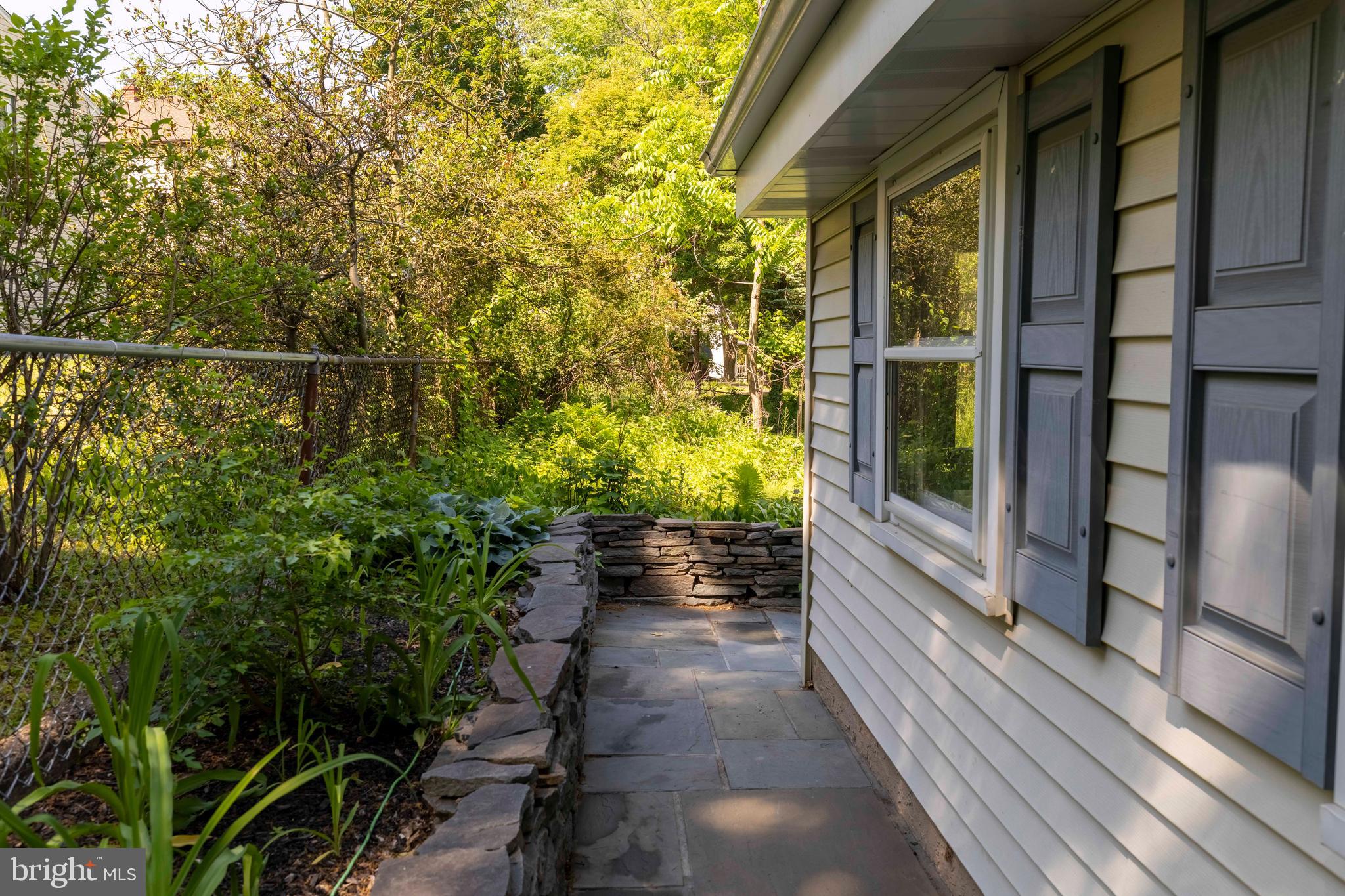 ROSLYN - Residential