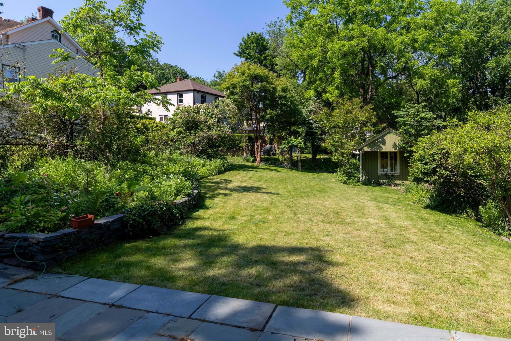 ROSLYN - Residential