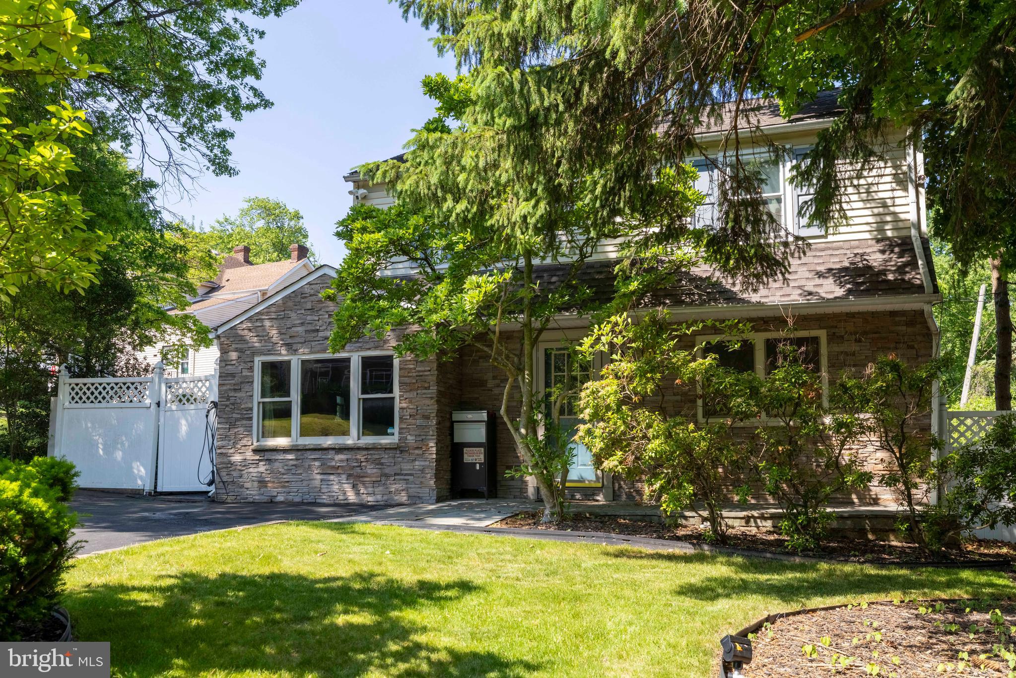 ROSLYN - Residential