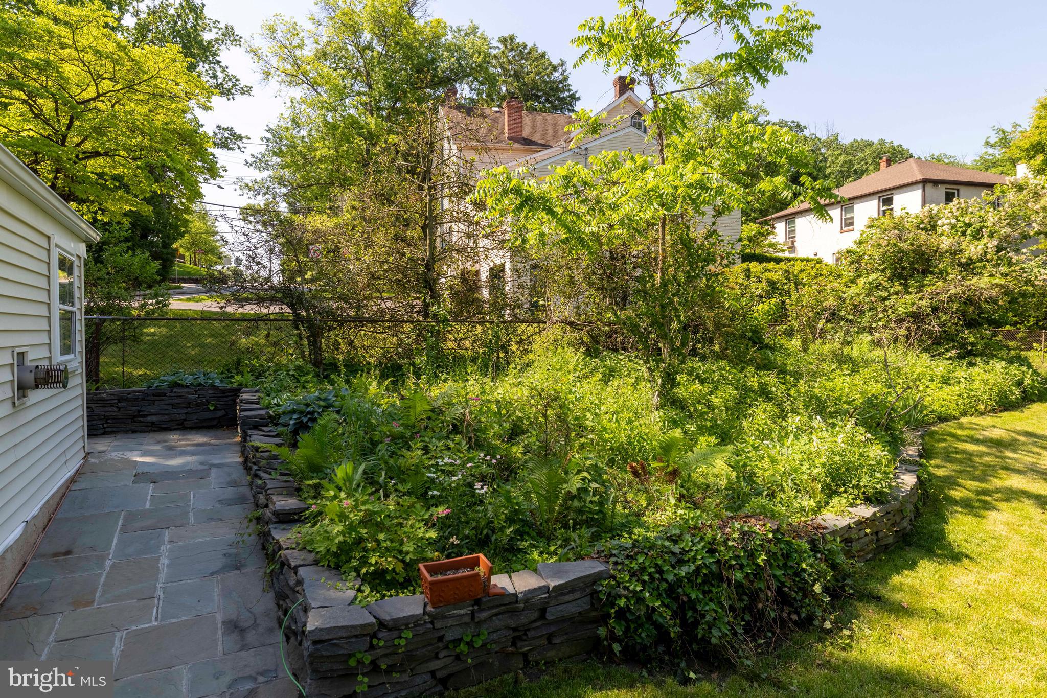 ROSLYN - Residential