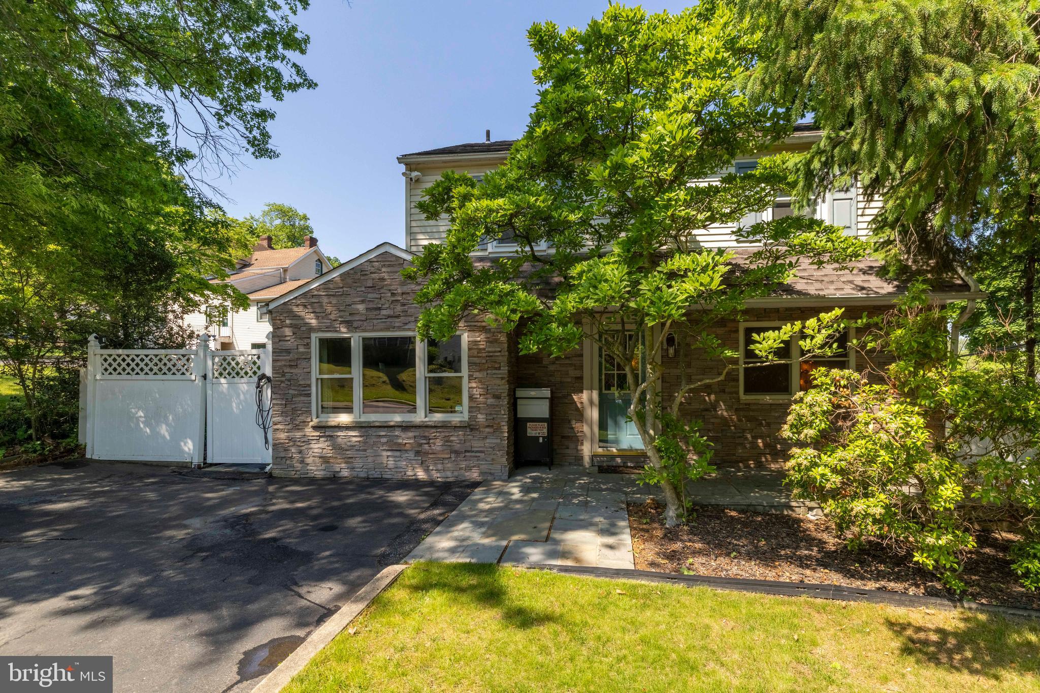 ROSLYN - Residential