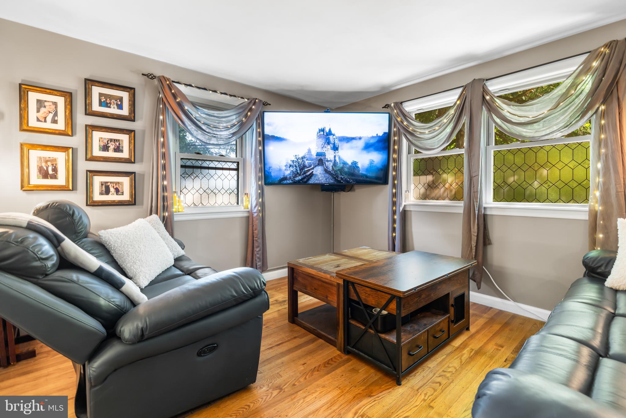 ROSLYN - Residential