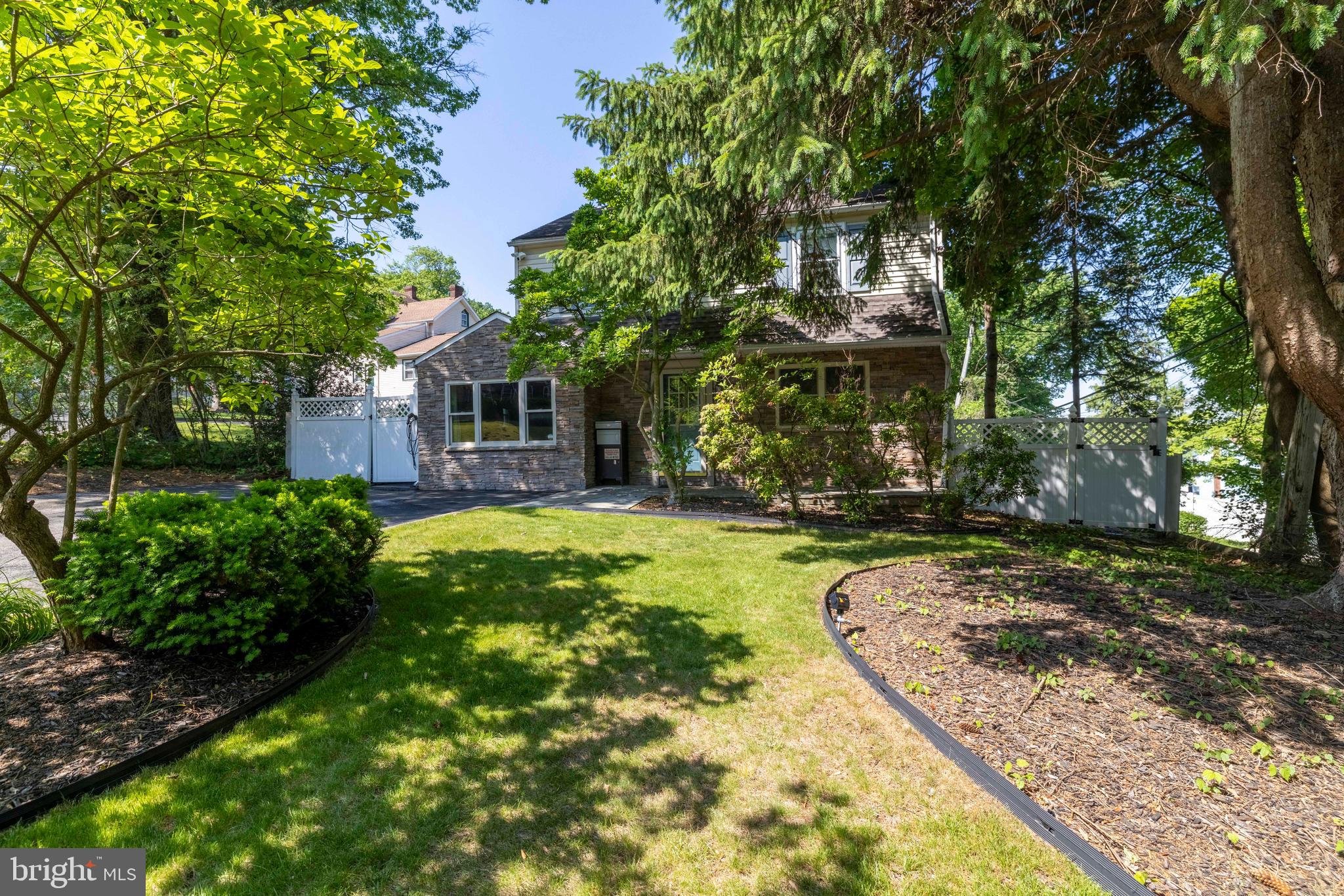 ROSLYN - Residential