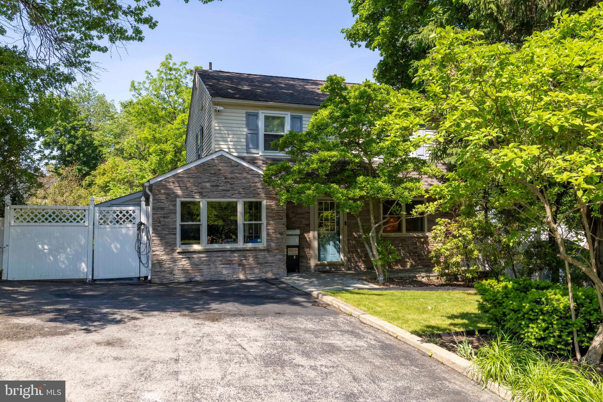 ROSLYN - Residential