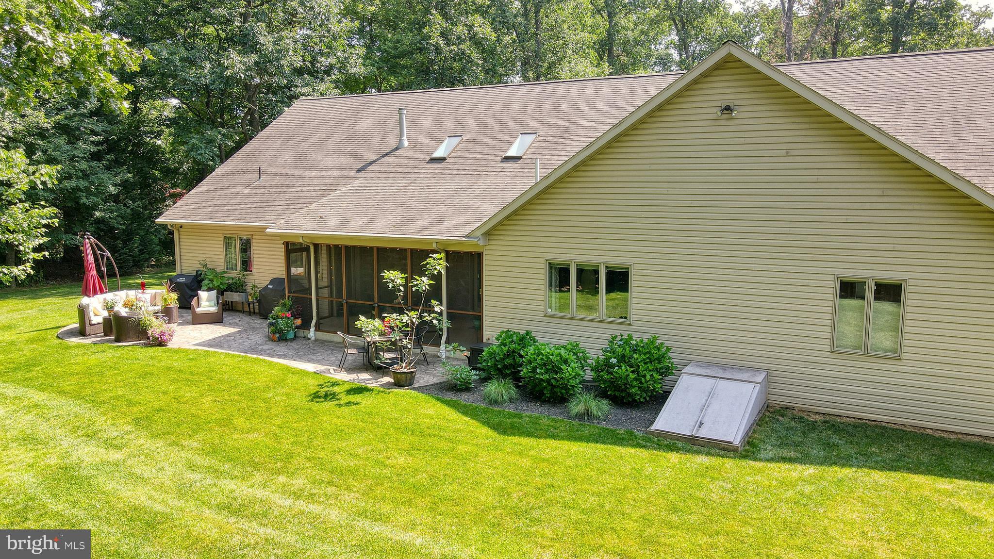 WINDSOR TWP - Residential