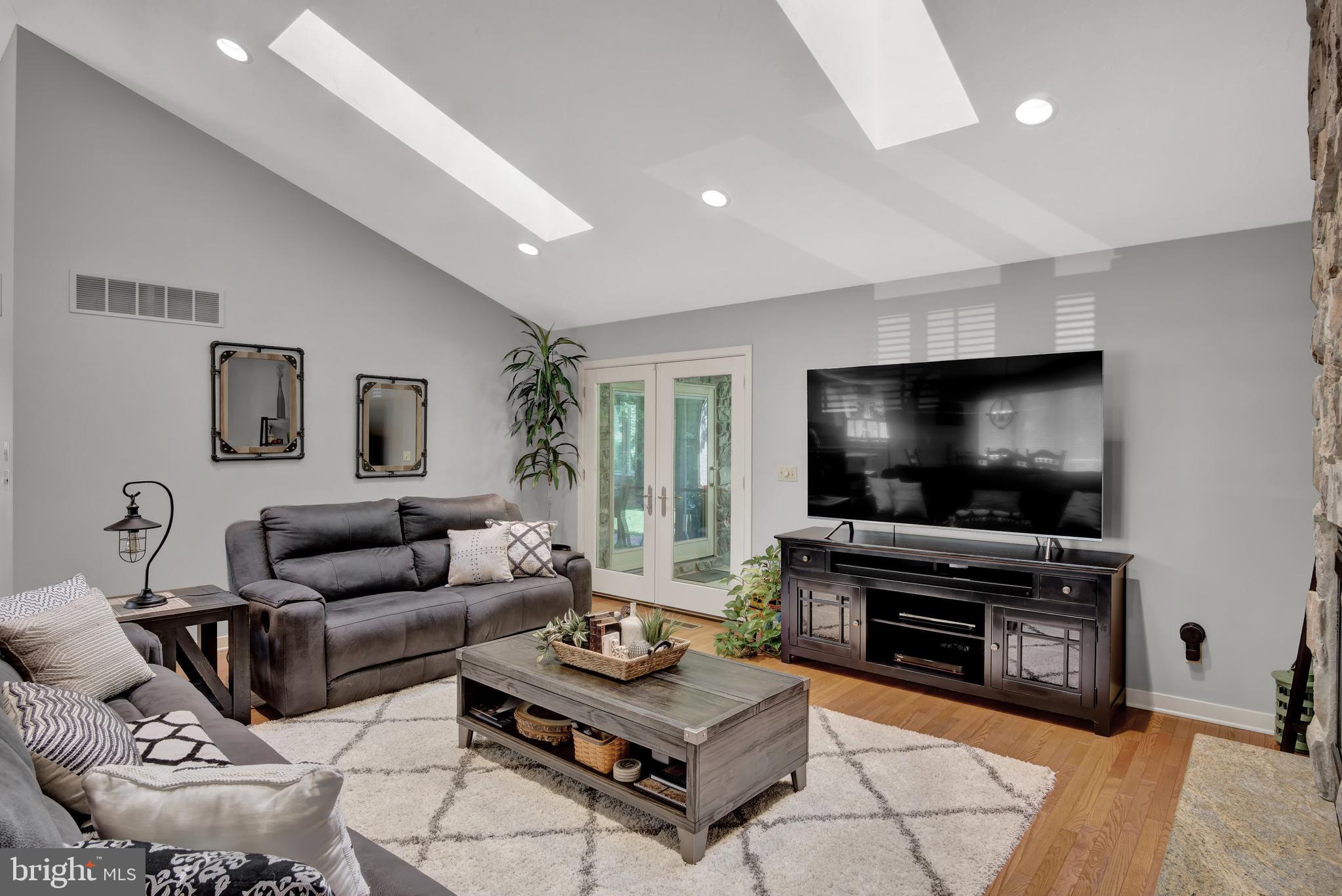 WINDSOR TWP - Residential