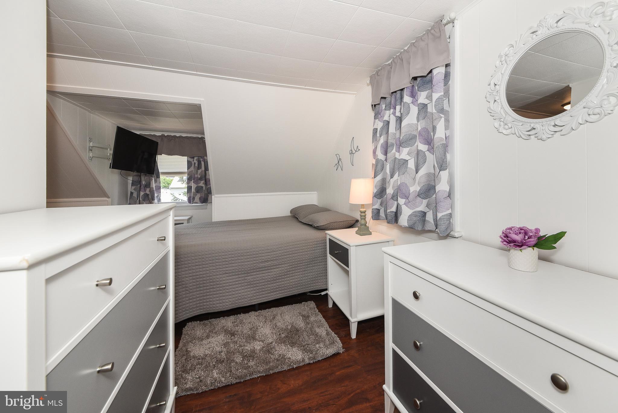 SHOEMAKER VIL - Residential