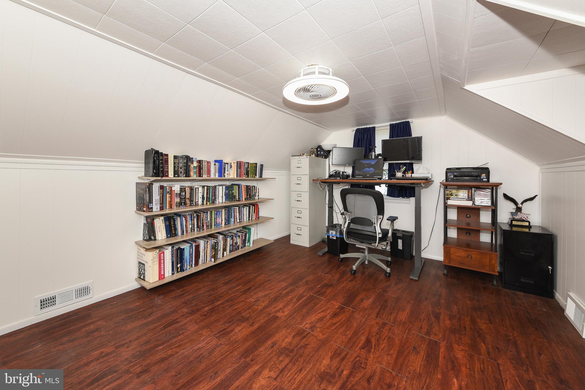 SHOEMAKER VIL - Residential