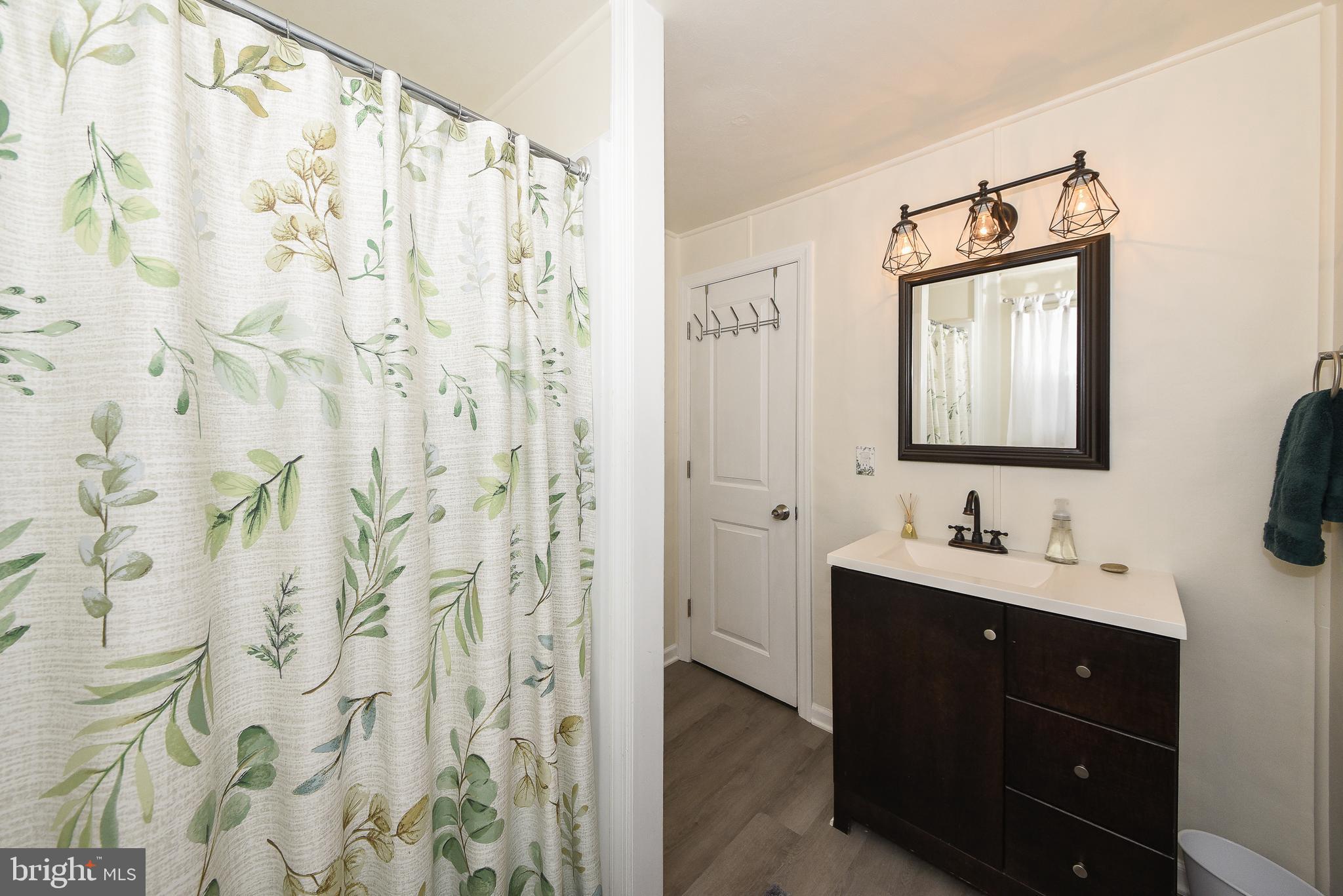 SHOEMAKER VIL - Residential