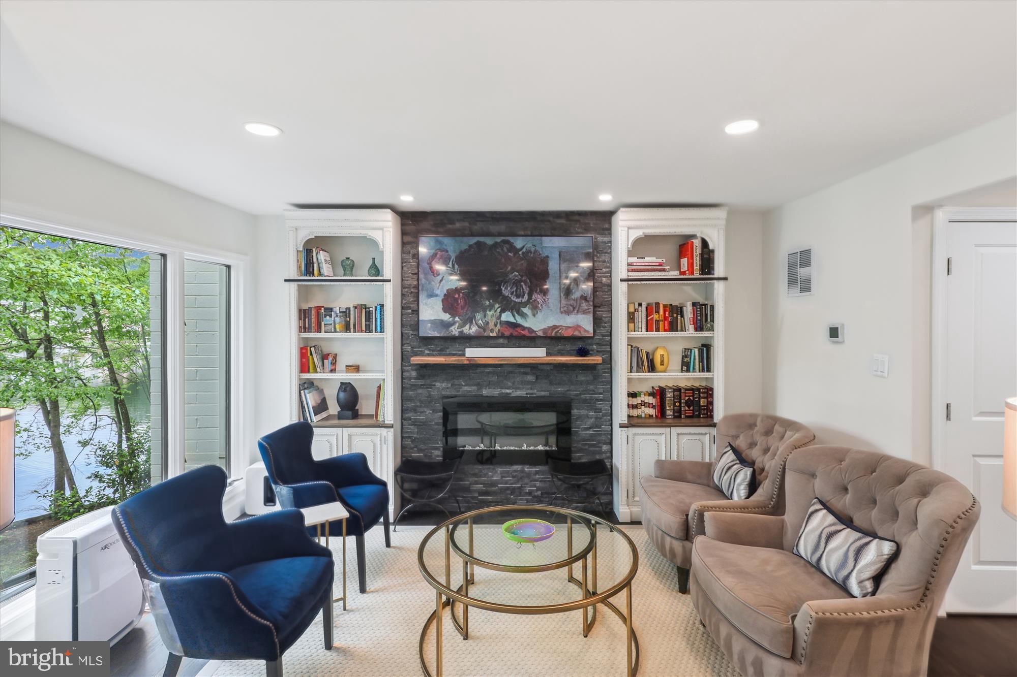 RESTON LAKEPORT - Residential Lease