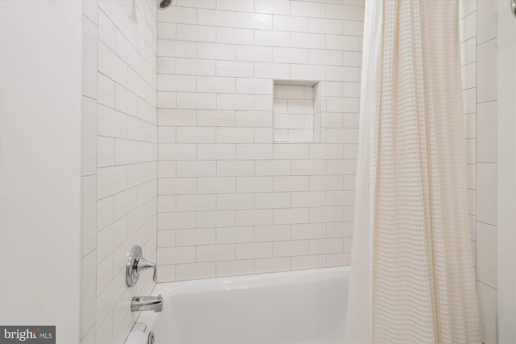 RESTON LAKEPORT - Residential Lease