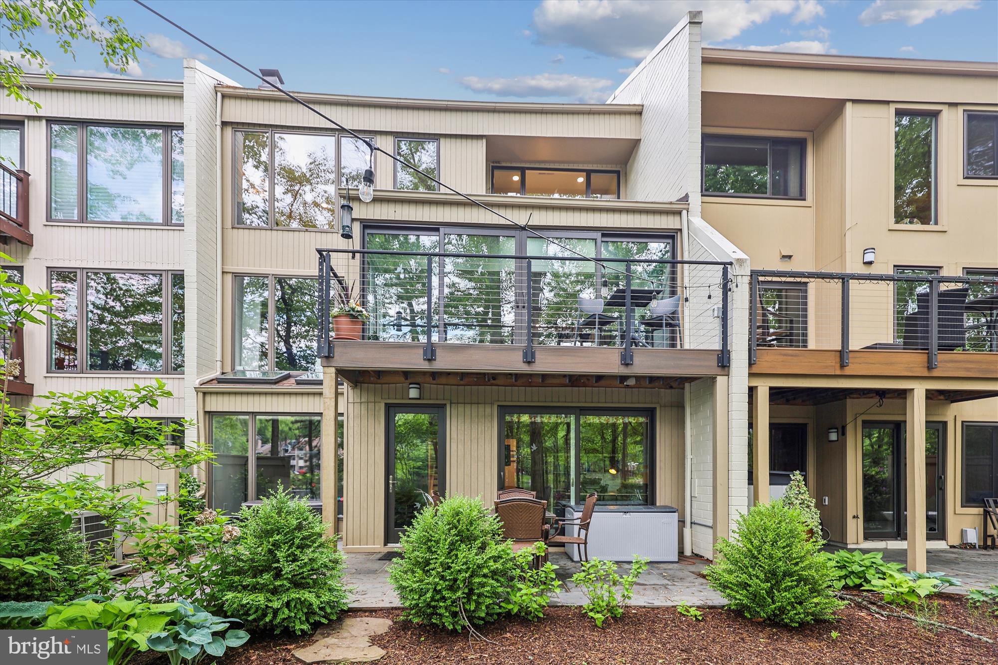 RESTON LAKEPORT - Residential Lease