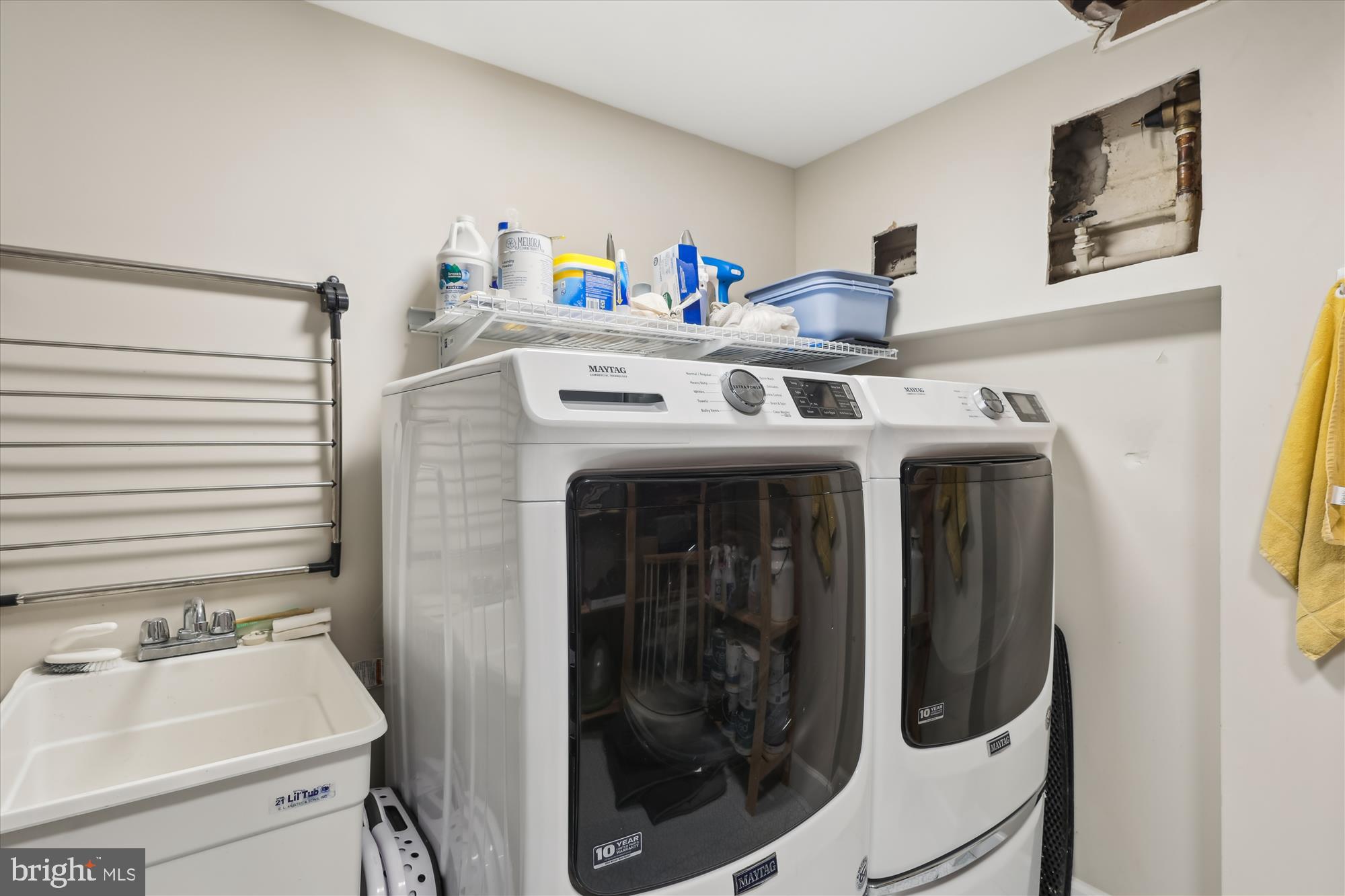 RESTON LAKEPORT - Residential Lease