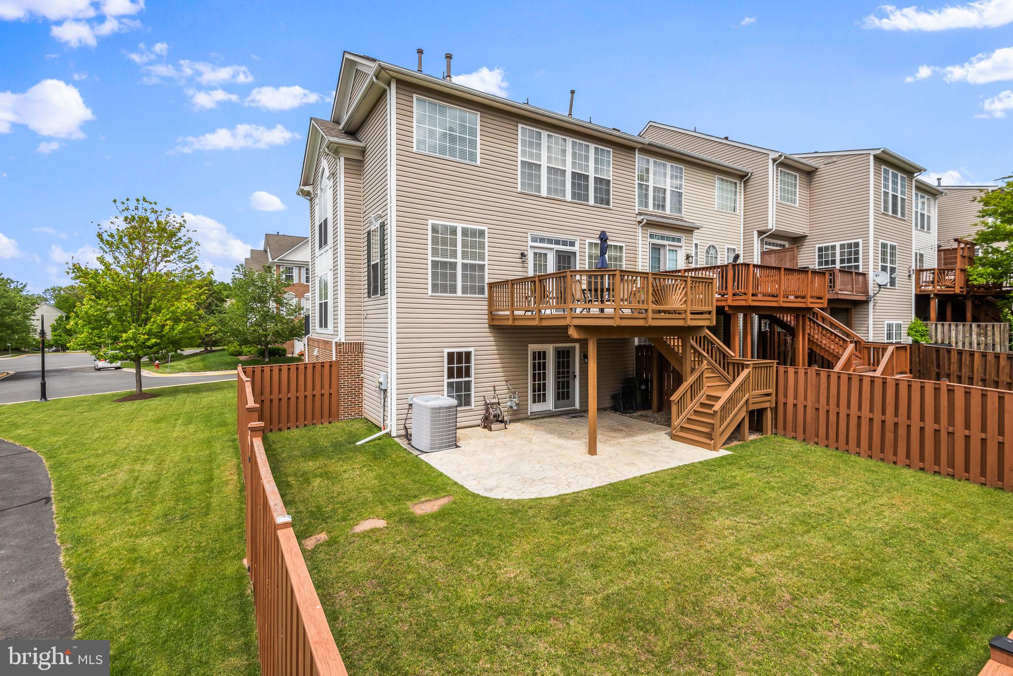 TALL OAKS - Residential