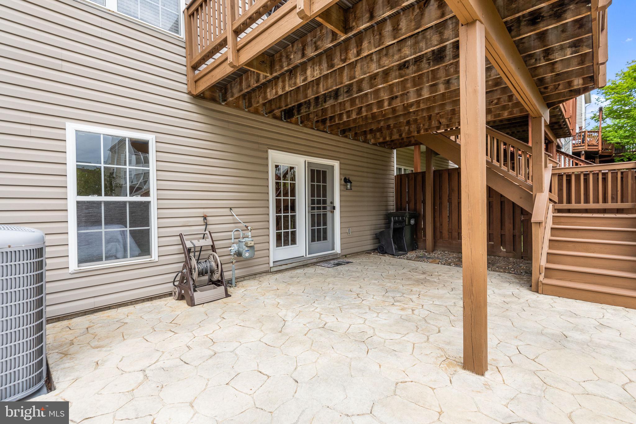 TALL OAKS - Residential