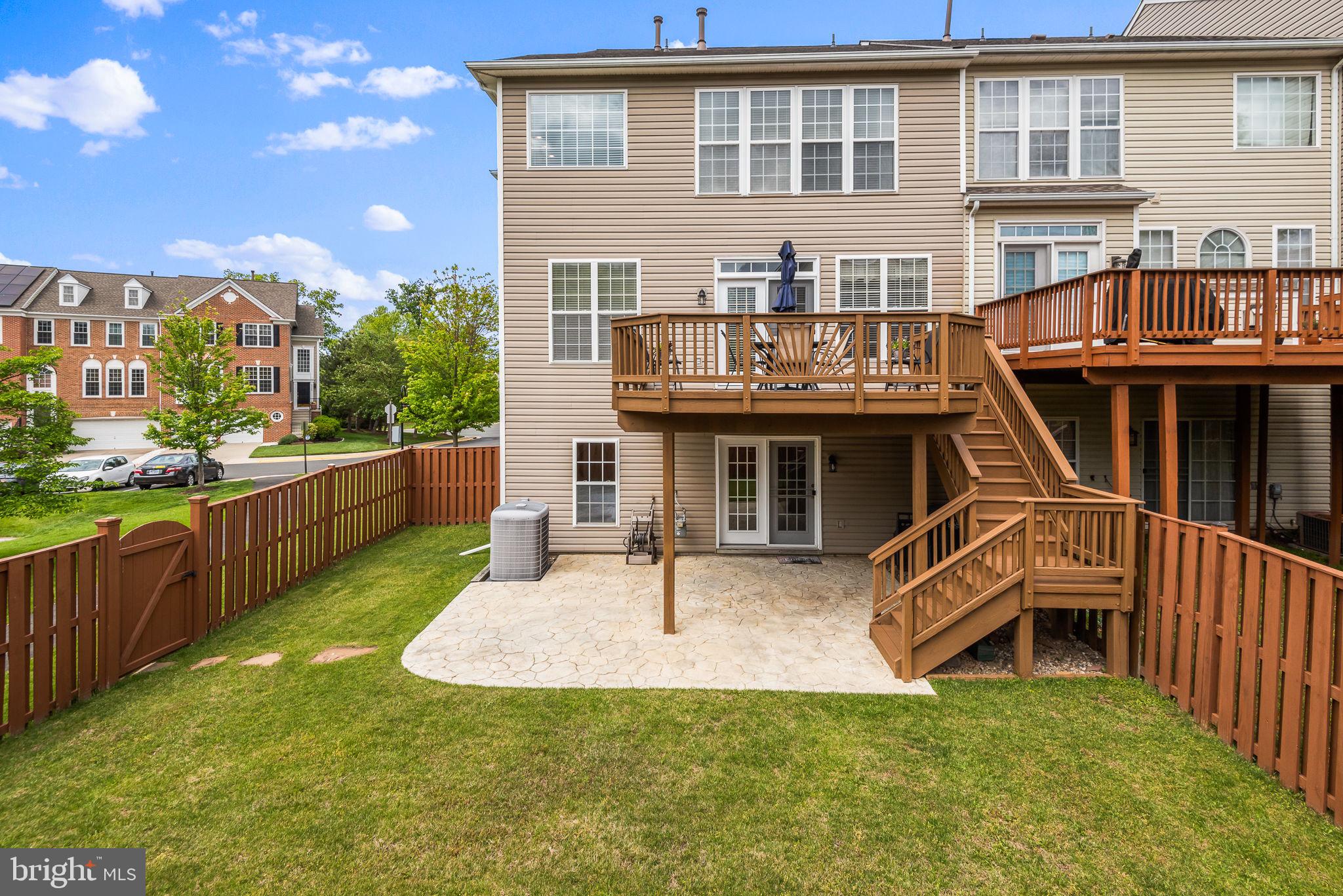 TALL OAKS - Residential