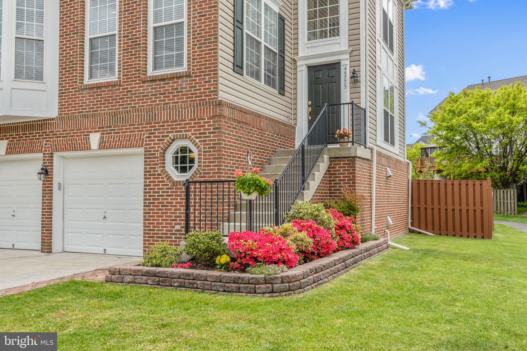 TALL OAKS - Residential