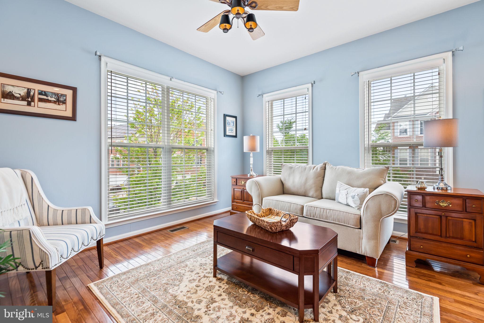 TALL OAKS - Residential