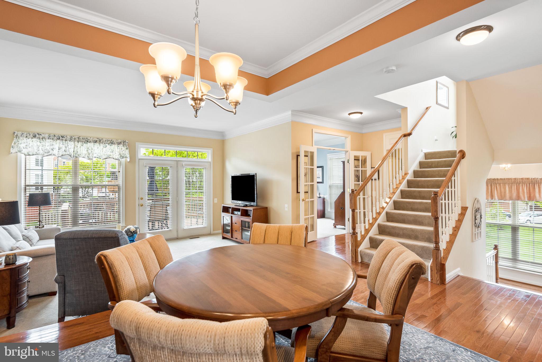 TALL OAKS - Residential