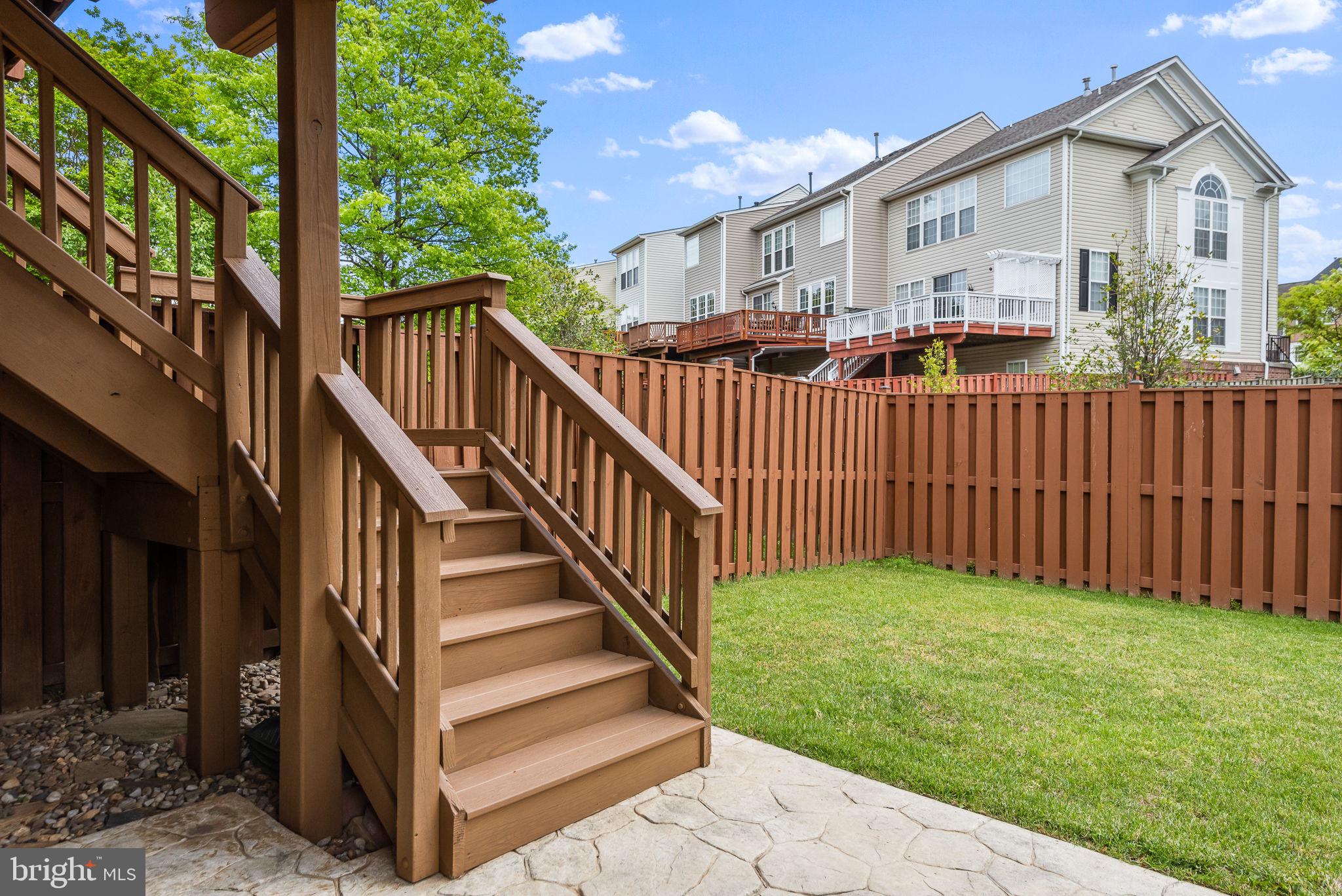 TALL OAKS - Residential