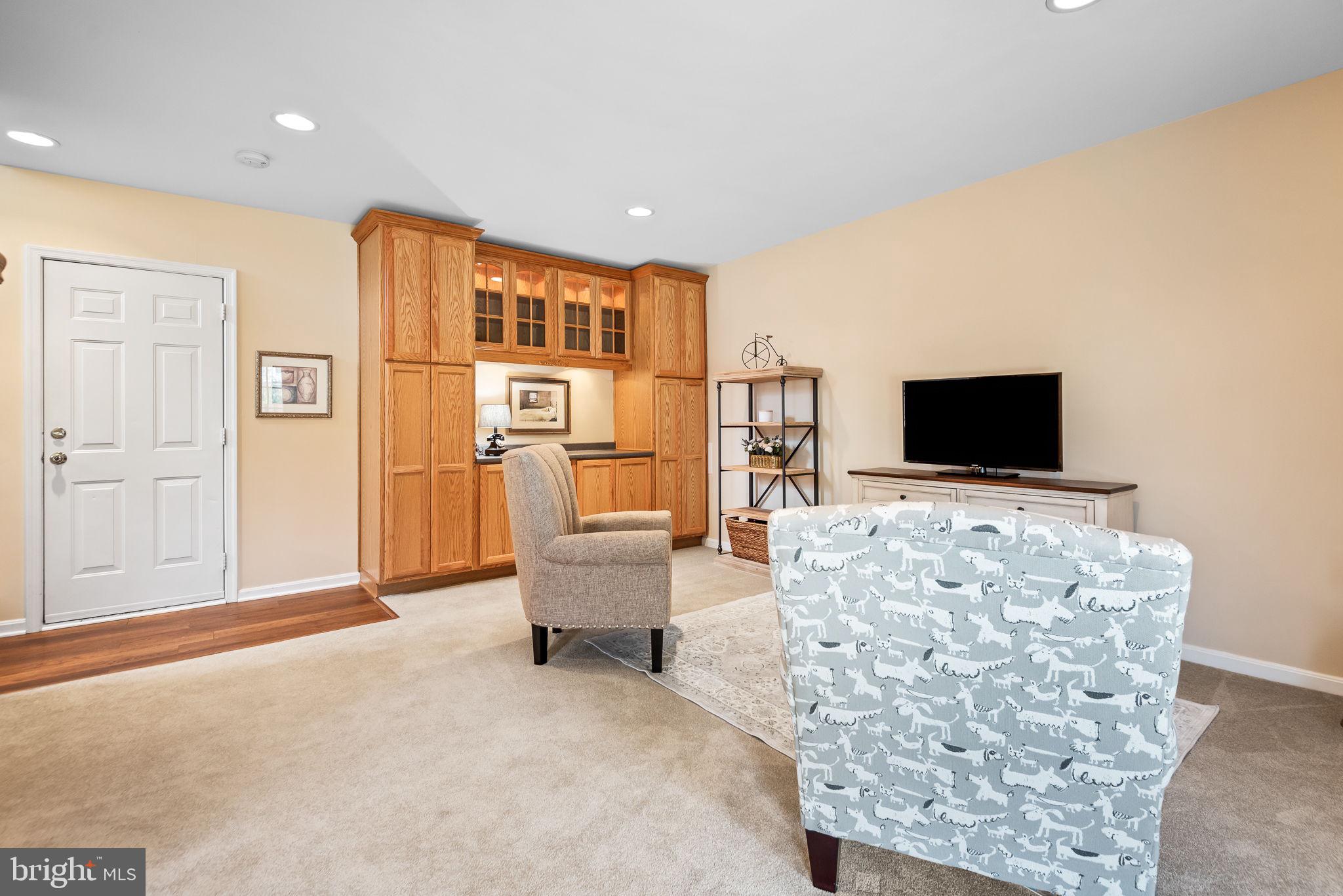 TALL OAKS - Residential