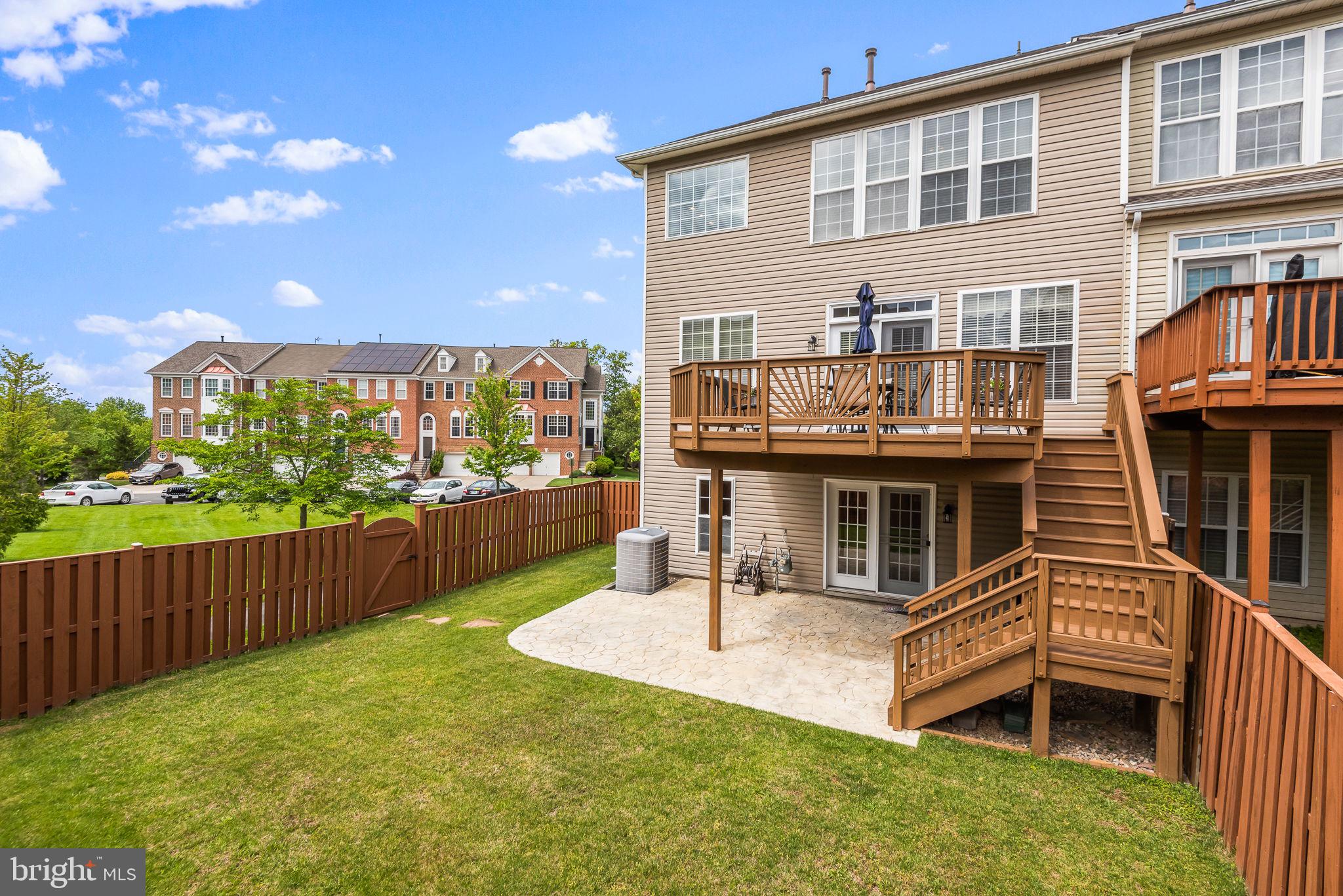 TALL OAKS - Residential