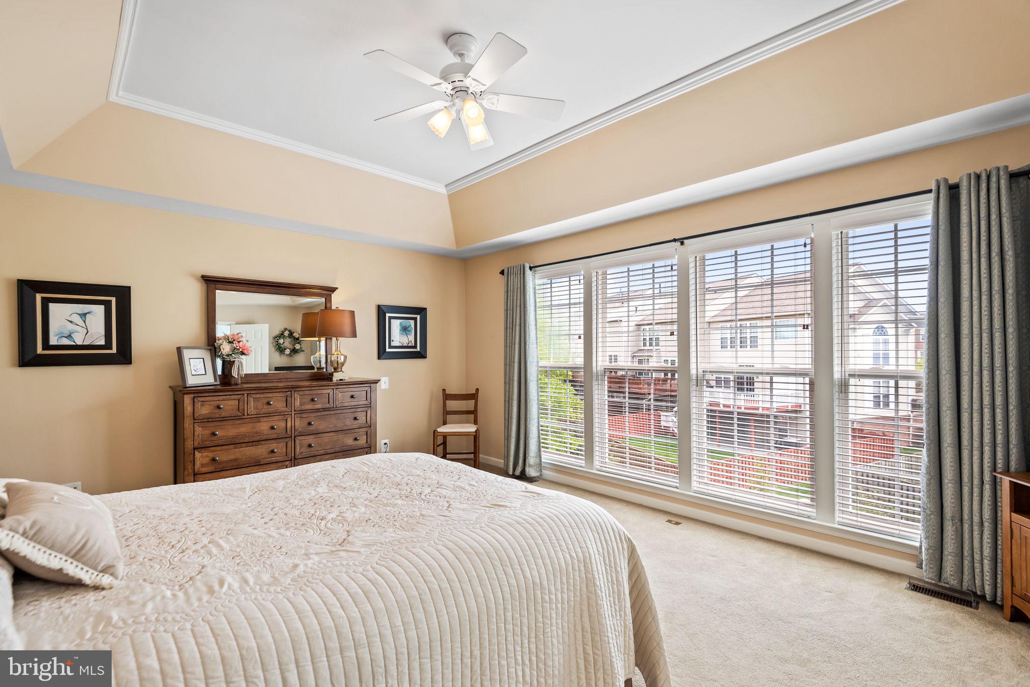 TALL OAKS - Residential