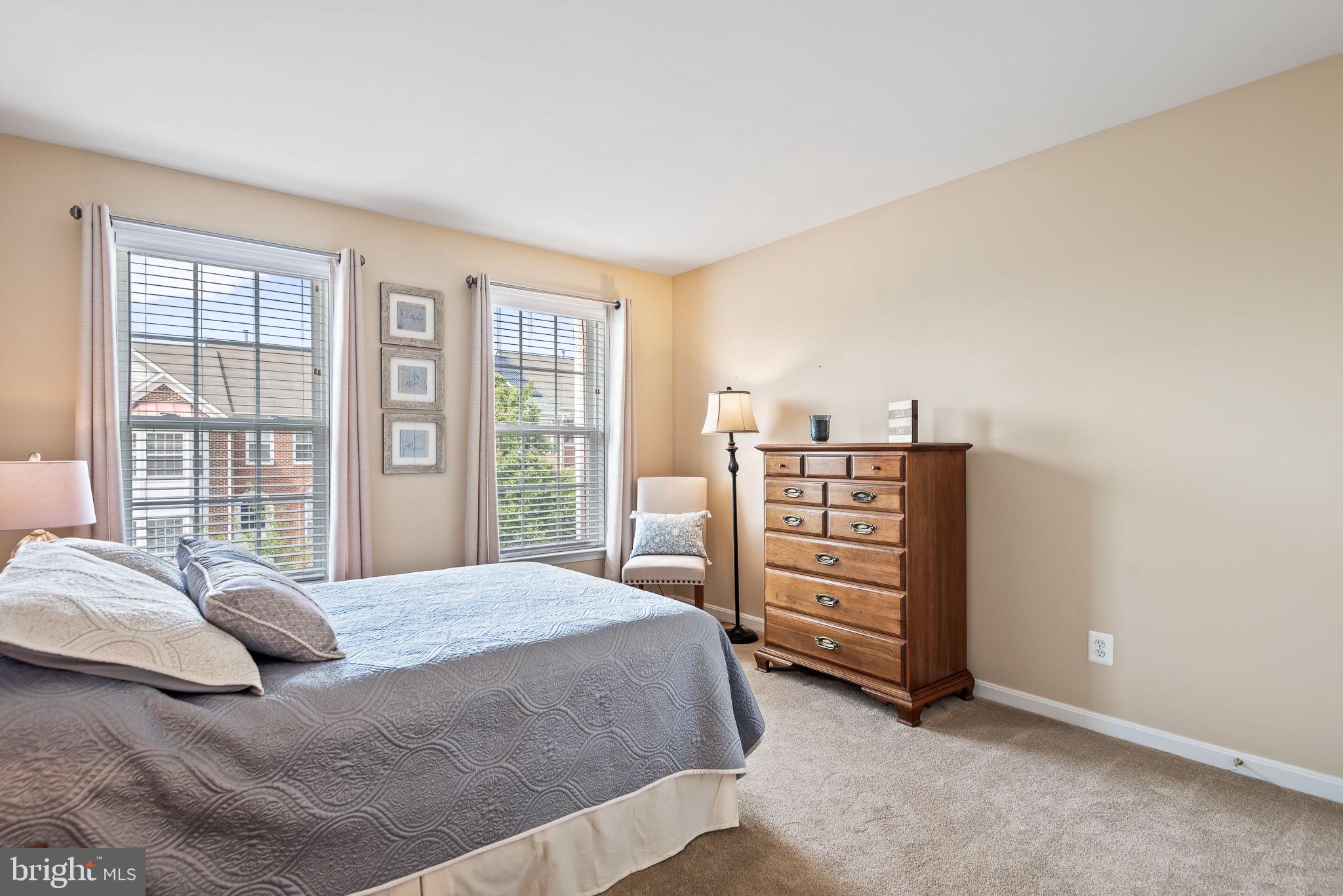 TALL OAKS - Residential